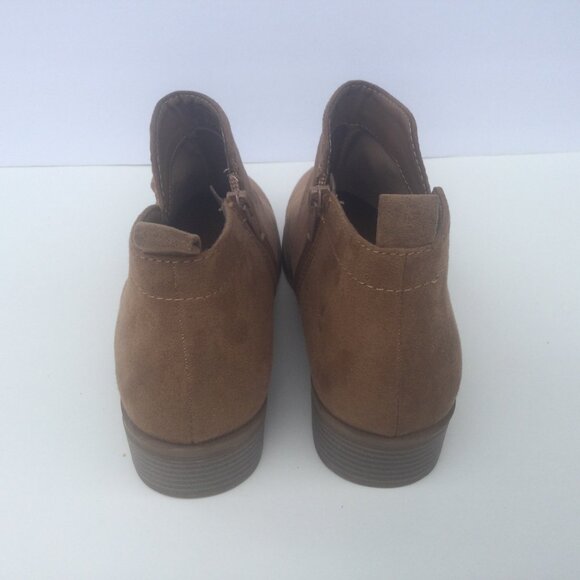 Time  & Tru Boots Sz 8.5 Womens Brown Ankle-high Memory Foam Zip Sides Excellent - Picture 3 of 13